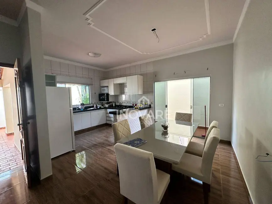 Foto 3 de Casa com 3 quartos à venda, 300m2 em Residencial Jardim Primavera, Itumbiara - GO