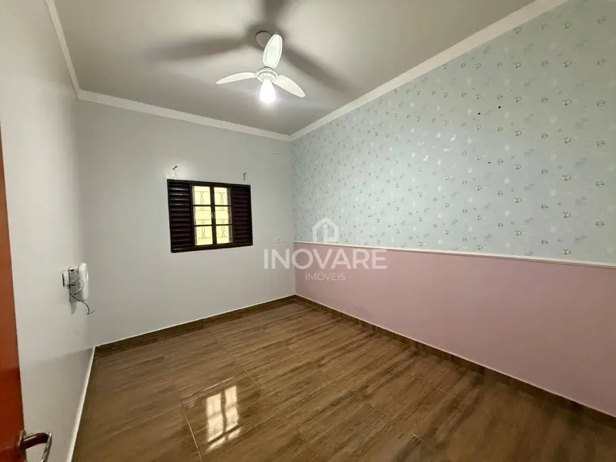 Casa com 3 quartos à venda, 300m2 em Residencial Jardim Primavera, Itumbiara - GO - imagem 9 Foto 9 de Casa com 3 quartos à venda, 300m2 em Residencial Jardim Primavera, Itumbiara - GO