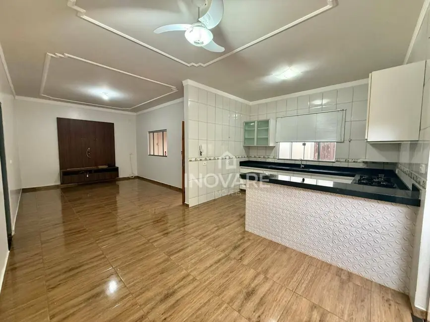 Casa com 3 quartos à venda, 300m2 em Residencial Jardim Primavera, Itumbiara - GO - imagem 5 Foto 5 de Casa com 3 quartos à venda, 300m2 em Residencial Jardim Primavera, Itumbiara - GO