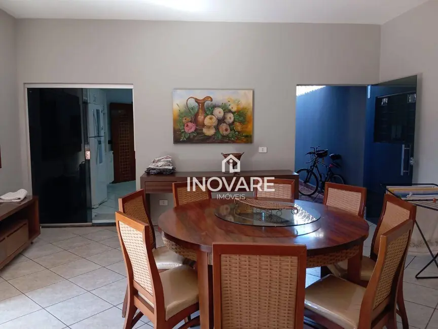 Casa com 3 quartos à venda, 300m2 em Alto da Boa Vista, Itumbiara - GO - imagem 4 Foto 4 de Casa com 3 quartos à venda, 300m2 em Alto da Boa Vista, Itumbiara - GO