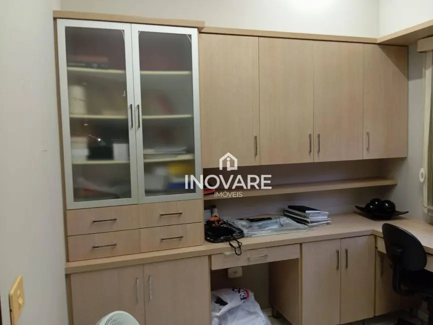 Casa com 3 quartos à venda, 300m2 em Alto da Boa Vista, Itumbiara - GO - imagem 8 Foto 8 de Casa com 3 quartos à venda, 300m2 em Alto da Boa Vista, Itumbiara - GO