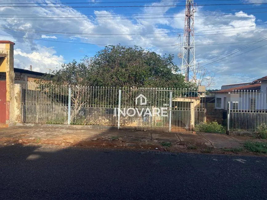Foto 1 de Casa com 2 quartos à venda, 360m2 em Setor Bela Vista, Itumbiara - GO