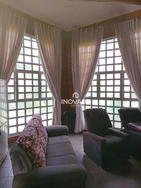 Sítio / Rancho com 3 quartos à venda, 360m2 em Buriti Alegre - GO - imagem 6 Foto 6 de Sítio / Rancho com 3 quartos à venda, 360m2 em Buriti Alegre - GO