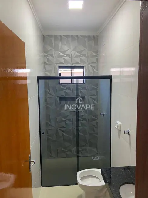 Casa com 3 quartos à venda, 180m2 em Itumbiara - GO - imagem 3 Foto 3 de Casa com 3 quartos à venda, 180m2 em Itumbiara - GO