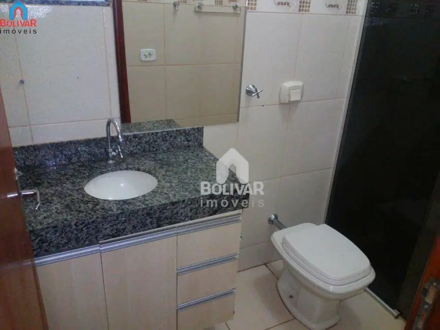 Casa com 2 quartos para alugar, 180m2 em Itumbiara - GO - imagem 9 Foto 9 de Casa com 2 quartos para alugar, 180m2 em Itumbiara - GO