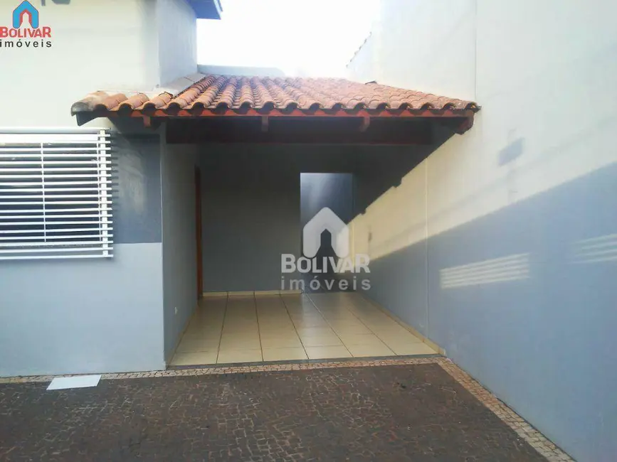 Casa com 2 quartos para alugar, 180m2 em Itumbiara - GO - imagem 4 Foto 4 de Casa com 2 quartos para alugar, 180m2 em Itumbiara - GO