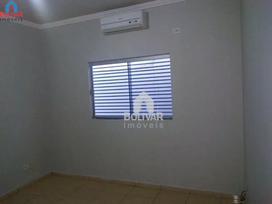 Casa com 2 quartos para alugar, 180m2 em Itumbiara - GO - imagem 8 Foto 8 de Casa com 2 quartos para alugar, 180m2 em Itumbiara - GO
