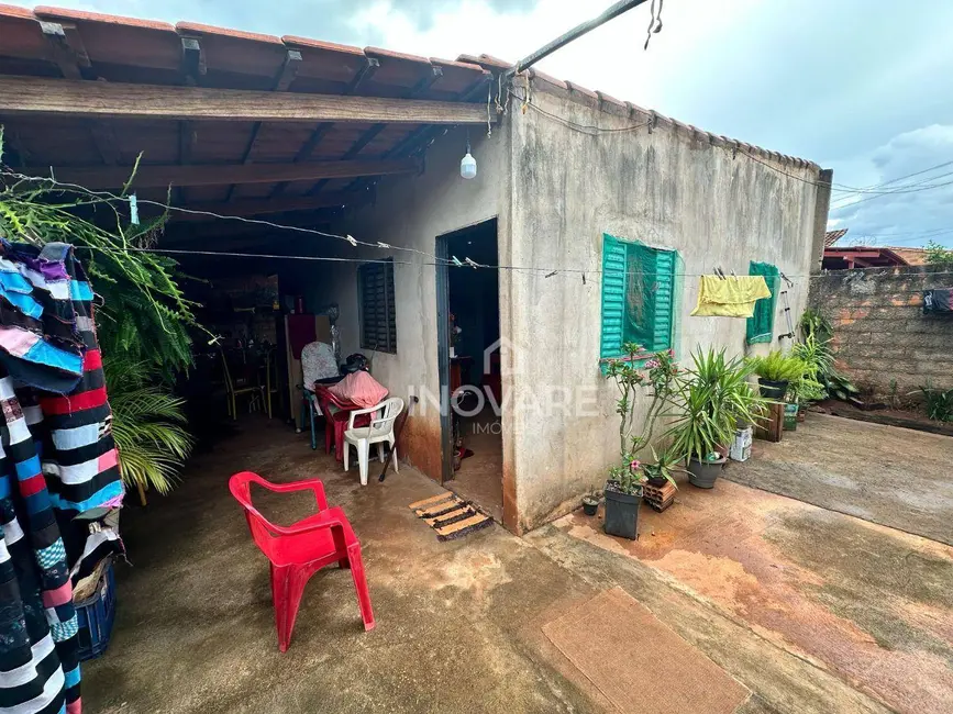 Foto 2 de Casa com 2 quartos à venda, 250m2 em Itumbiara - GO