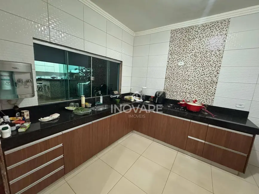 Foto 8 de Casa com 3 quartos à venda, 360m2 em Jardim Liberdade, Itumbiara - GO