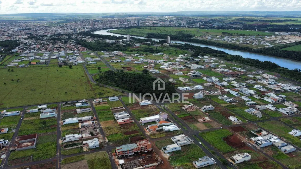 Foto 4 de Terreno / Lote à venda, 372m2 em Itumbiara - GO