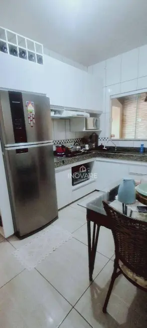 Casa com 2 quartos à venda, 180m2 em Itumbiara - GO - imagem 5 Foto 5 de Casa com 2 quartos à venda, 180m2 em Itumbiara - GO