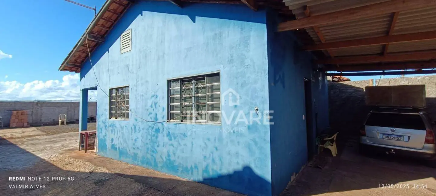 Foto 2 de Casa com 2 quartos à venda, 300m2 em Arapora - MG