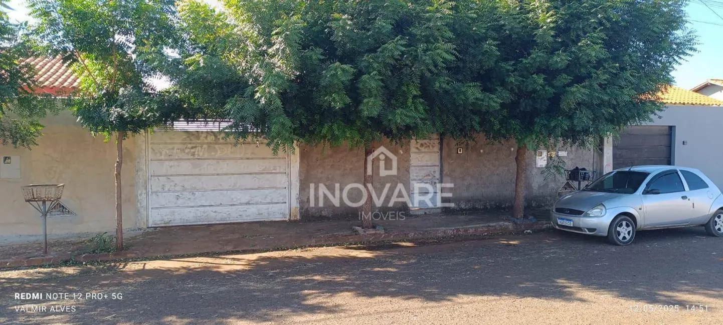Foto 1 de Casa com 2 quartos à venda, 300m2 em Arapora - MG
