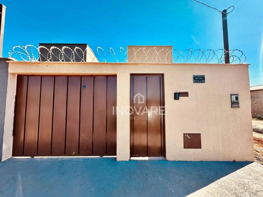 Foto 1 de Casa com 3 quartos para alugar, 180m2 em Itumbiara - GO