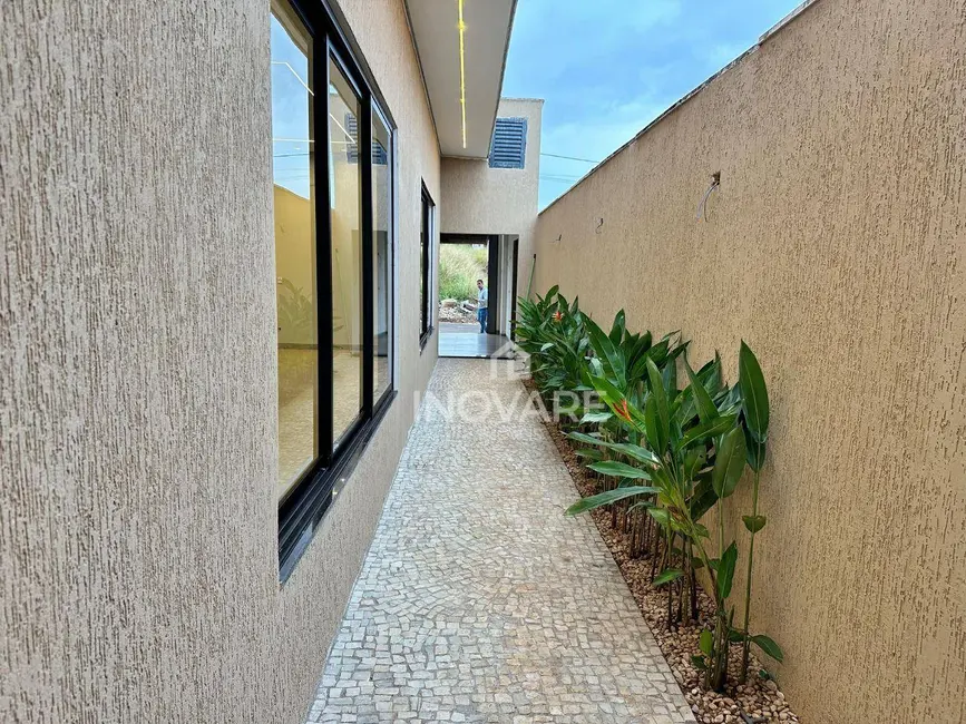 Casa com 3 quartos à venda, 720m2 em Itumbiara - GO - imagem 9 Foto 9 de Casa com 3 quartos à venda, 720m2 em Itumbiara - GO