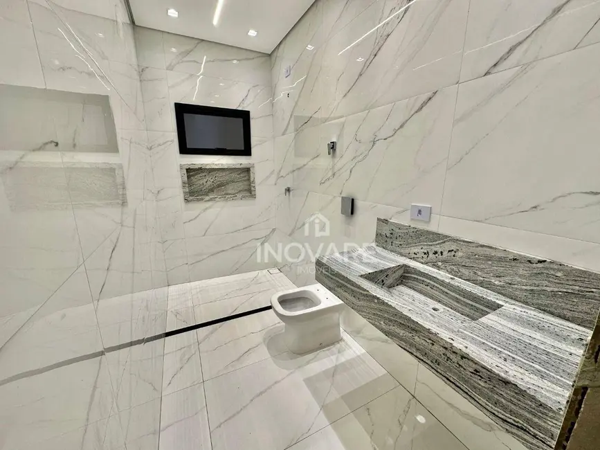 Casa com 3 quartos à venda, 720m2 em Itumbiara - GO - imagem 8 Foto 8 de Casa com 3 quartos à venda, 720m2 em Itumbiara - GO