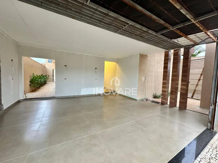 Casa com 3 quartos à venda, 720m2 em Itumbiara - GO - imagem 1 Foto 1 de Casa com 3 quartos à venda, 720m2 em Itumbiara - GO