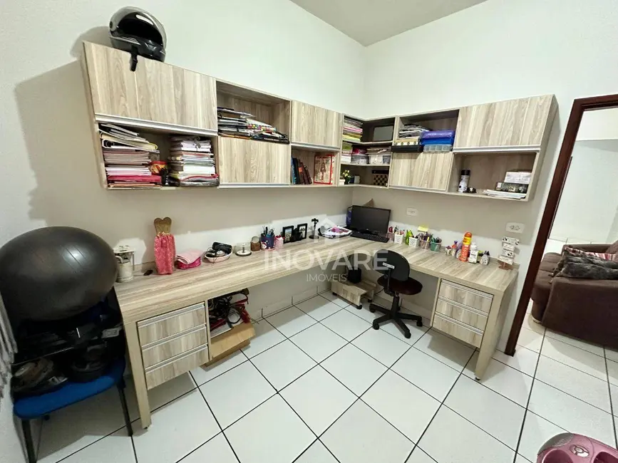 Casa com 3 quartos à venda, 360m2 em Itumbiara - GO - imagem 7 Foto 7 de Casa com 3 quartos à venda, 360m2 em Itumbiara - GO