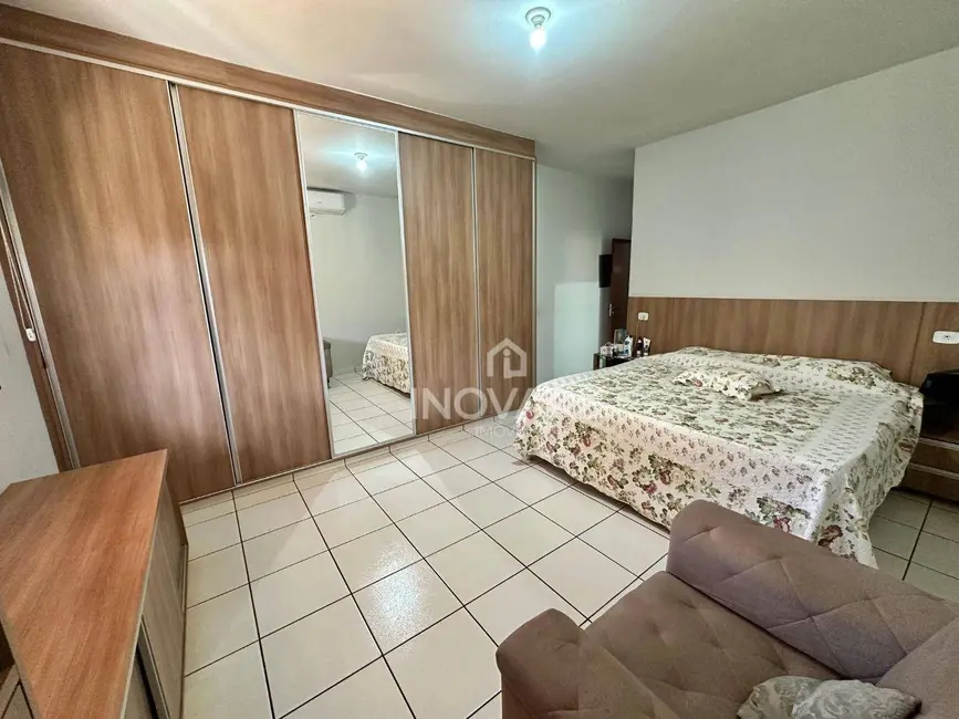 Casa com 3 quartos à venda, 360m2 em Itumbiara - GO - imagem 9 Foto 9 de Casa com 3 quartos à venda, 360m2 em Itumbiara - GO