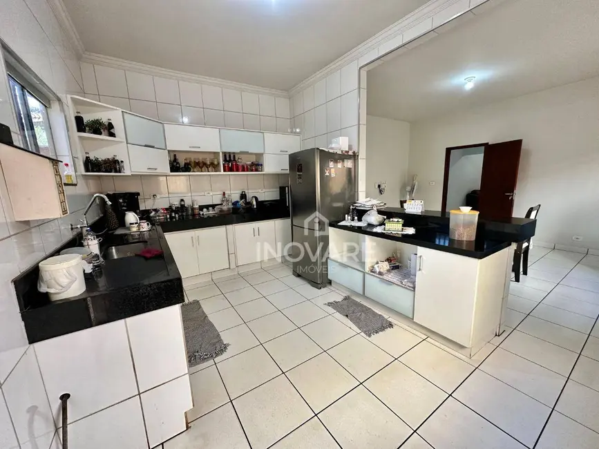 Casa com 3 quartos à venda, 360m2 em Itumbiara - GO - imagem 5 Foto 5 de Casa com 3 quartos à venda, 360m2 em Itumbiara - GO