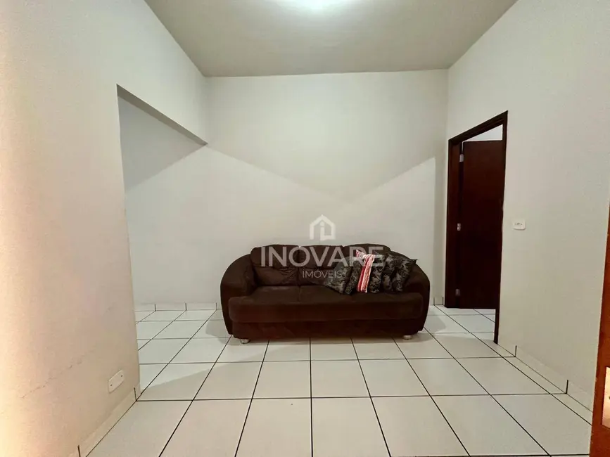 Casa com 3 quartos à venda, 360m2 em Itumbiara - GO - imagem 4 Foto 4 de Casa com 3 quartos à venda, 360m2 em Itumbiara - GO