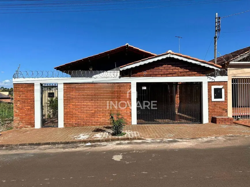 Foto 1 de Casa com 4 quartos à venda, 360m2 em Centro, Itumbiara - GO