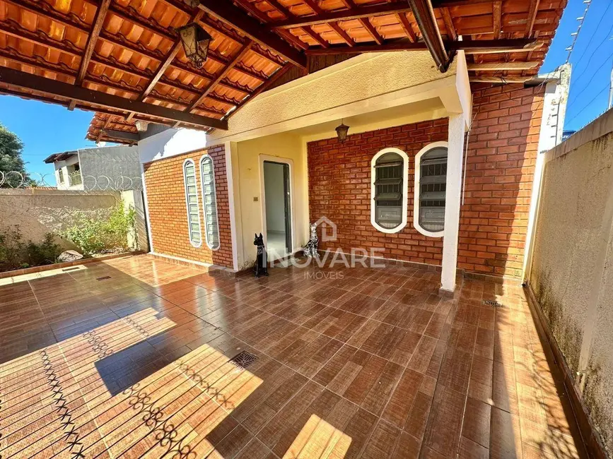 Foto 2 de Casa com 4 quartos à venda, 360m2 em Centro, Itumbiara - GO