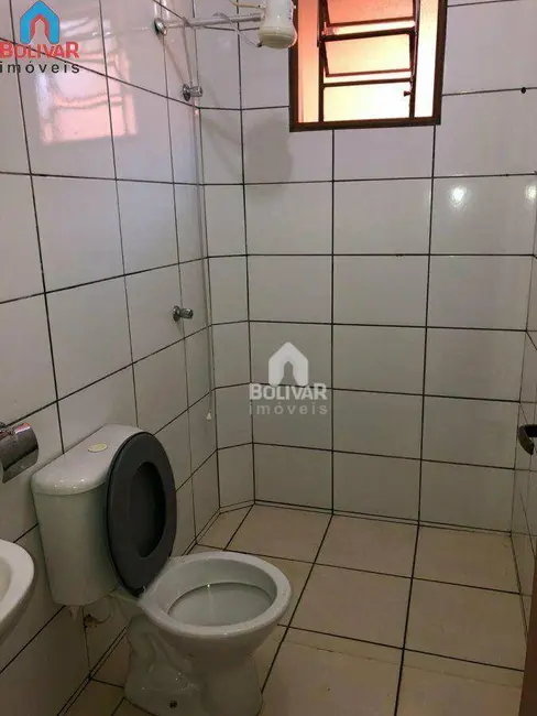 Casa com 2 quartos para alugar em Arapora - MG - imagem 9 Foto 9 de Casa com 2 quartos para alugar em Arapora - MG