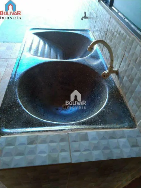Casa com 2 quartos para alugar em Arapora - MG - imagem 5 Foto 5 de Casa com 2 quartos para alugar em Arapora - MG
