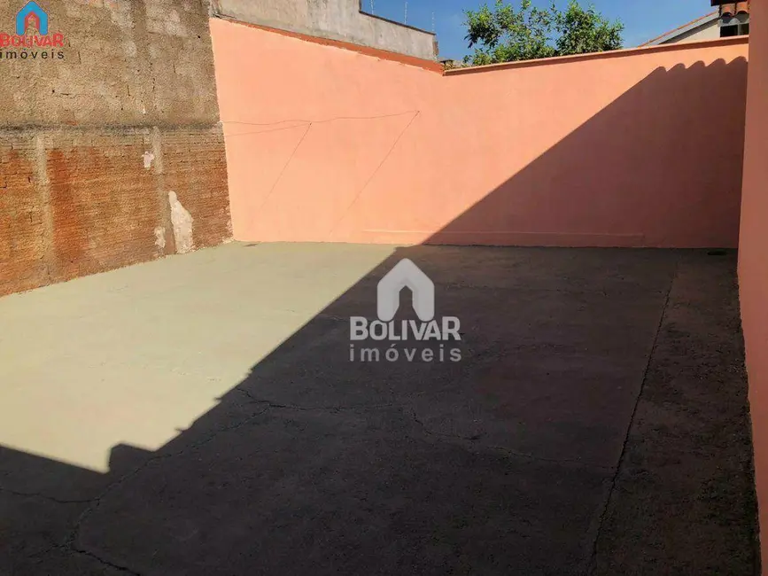 Casa com 2 quartos para alugar em Arapora - MG - imagem 6 Foto 6 de Casa com 2 quartos para alugar em Arapora - MG