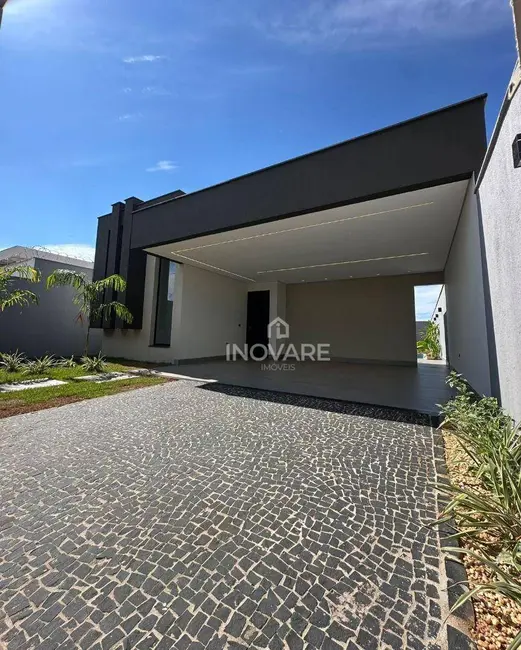 Casa com 3 quartos à venda, 360m2 em Jardim Morumbi, Itumbiara - GO - imagem 2 Foto 2 de Casa com 3 quartos à venda, 360m2 em Jardim Morumbi, Itumbiara - GO