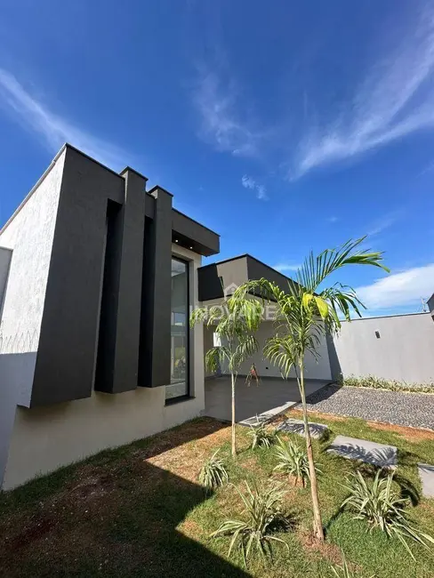Casa com 3 quartos à venda, 360m2 em Jardim Morumbi, Itumbiara - GO - imagem 3 Foto 3 de Casa com 3 quartos à venda, 360m2 em Jardim Morumbi, Itumbiara - GO