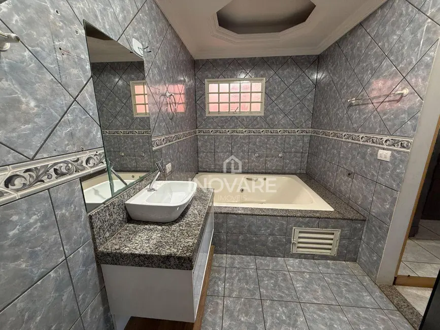 Casa com 3 quartos à venda, 360m2 em Alto da Boa Vista, Itumbiara - GO - imagem 9 Foto 9 de Casa com 3 quartos à venda, 360m2 em Alto da Boa Vista, Itumbiara - GO