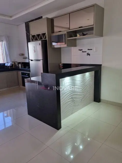 Foto 4 de Casa com 3 quartos à venda, 250m2 em Jardim Liberdade, Itumbiara - GO