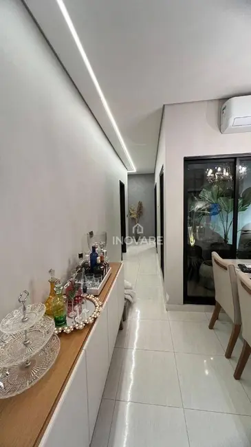 Casa com 3 quartos à venda, 225m2 em Itumbiara - GO - imagem 2 Foto 2 de Casa com 3 quartos à venda, 225m2 em Itumbiara - GO