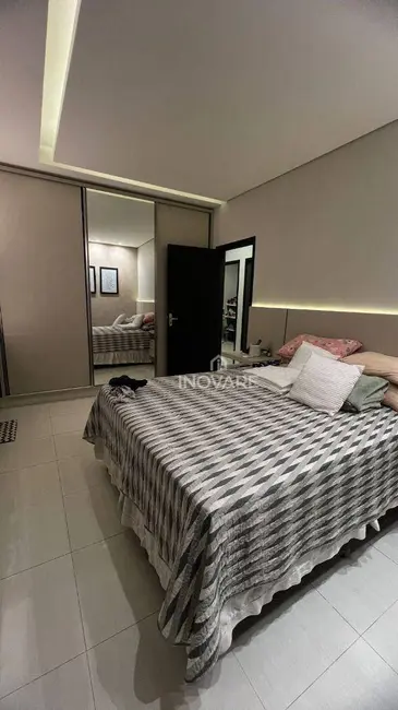 Casa com 3 quartos à venda, 225m2 em Itumbiara - GO - imagem 8 Foto 8 de Casa com 3 quartos à venda, 225m2 em Itumbiara - GO