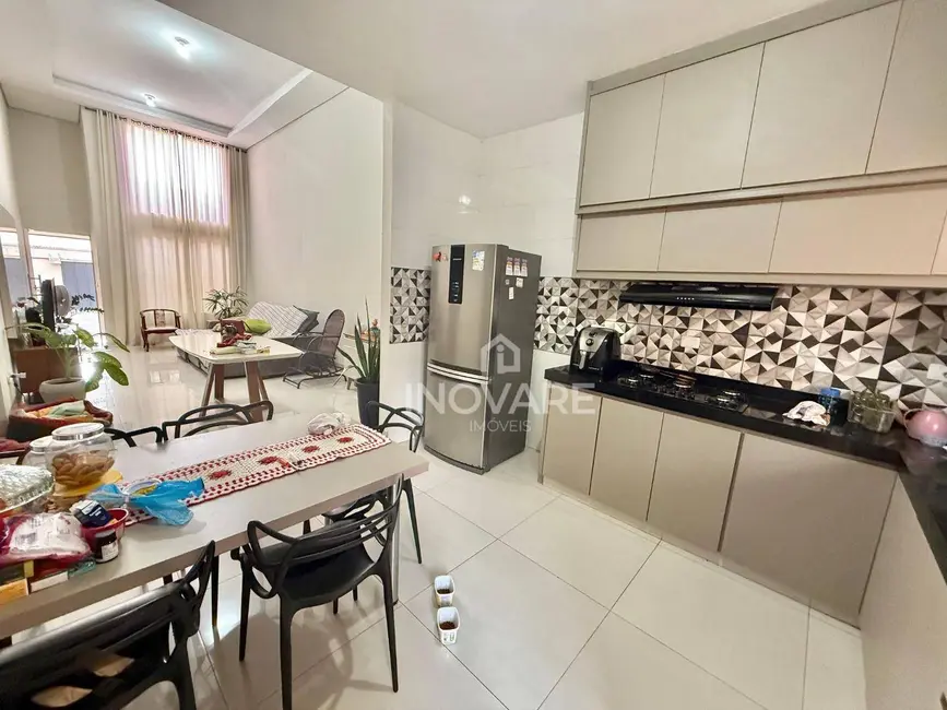 Casa com 3 quartos à venda, 125m2 em Jardim Liberdade, Itumbiara - GO - imagem 6 Foto 6 de Casa com 3 quartos à venda, 125m2 em Jardim Liberdade, Itumbiara - GO