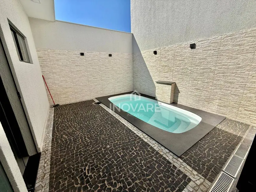 Casa com 3 quartos à venda, 180m2 em Parque Vale dos Buritys III, Itumbiara - GO - imagem 1 Foto 1 de Casa com 3 quartos à venda, 180m2 em Parque Vale dos Buritys III, Itumbiara - GO