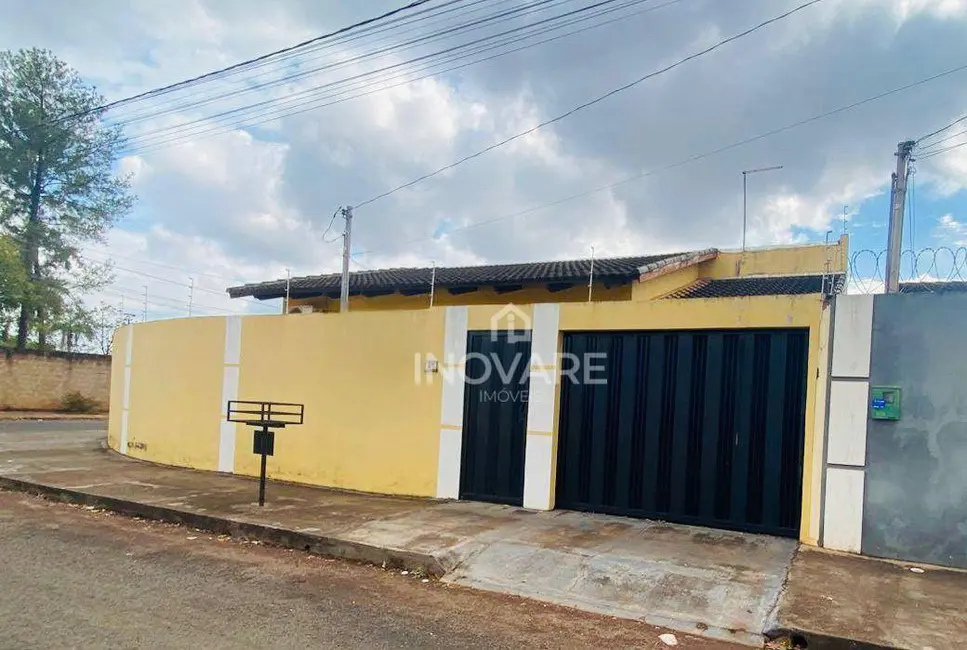 Foto 3 de Casa com 3 quartos à venda, 180m2 em Itumbiara - GO