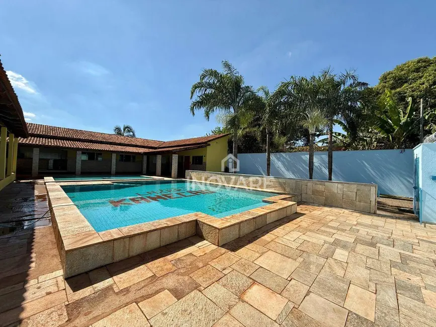 Casa com 3 quartos para alugar, 400m2 em Itumbiara - GO - imagem 2 Foto 2 de Casa com 3 quartos para alugar, 400m2 em Itumbiara - GO
