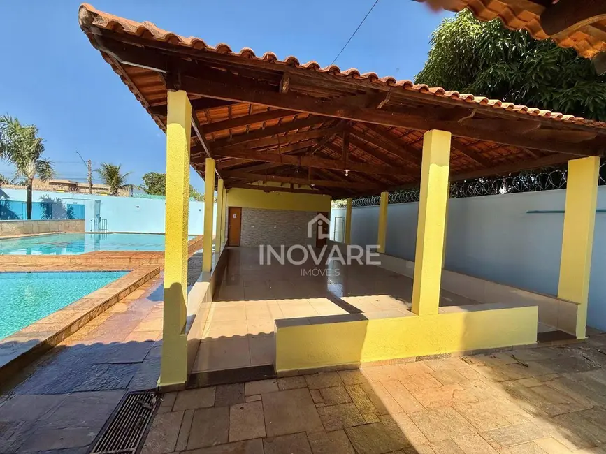 Casa com 3 quartos para alugar, 400m2 em Itumbiara - GO - imagem 9 Foto 9 de Casa com 3 quartos para alugar, 400m2 em Itumbiara - GO