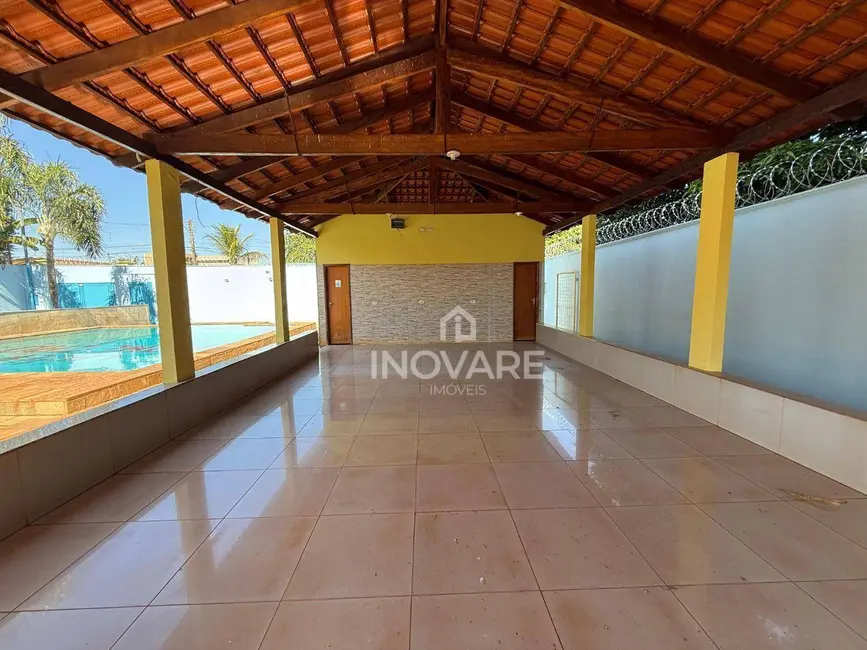 Casa com 3 quartos para alugar, 400m2 em Itumbiara - GO - imagem 7 Foto 7 de Casa com 3 quartos para alugar, 400m2 em Itumbiara - GO