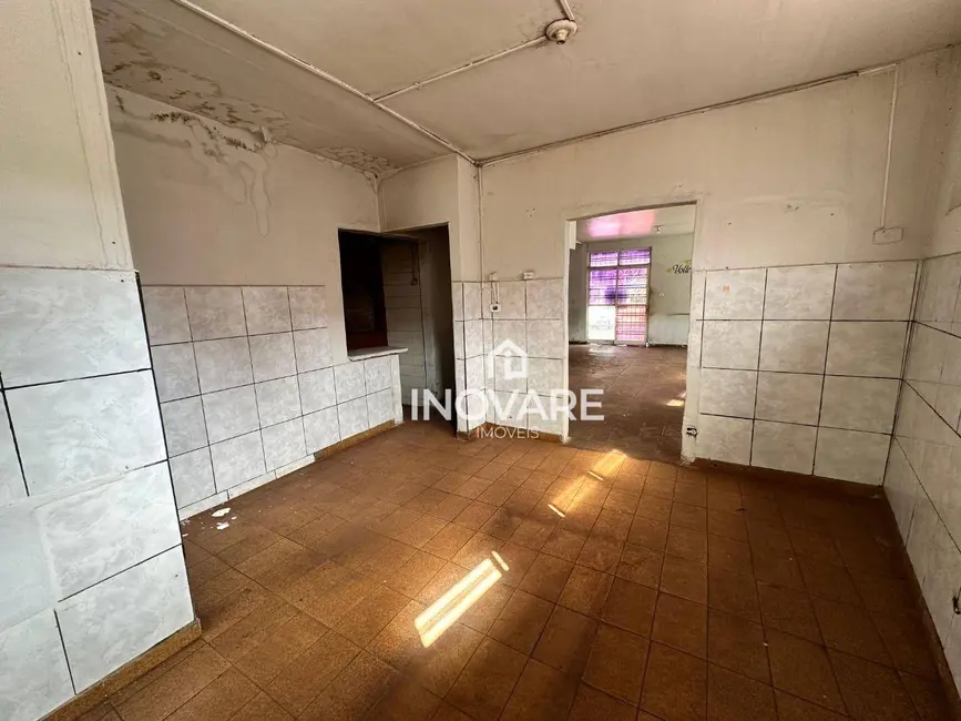 Casa com 3 quartos para alugar, 251m2 em Itumbiara - GO - imagem 6 Foto 6 de Casa com 3 quartos para alugar, 251m2 em Itumbiara - GO