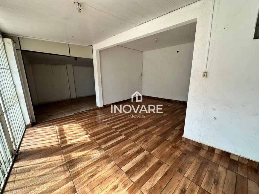 Casa com 3 quartos para alugar, 251m2 em Itumbiara - GO - imagem 7 Foto 7 de Casa com 3 quartos para alugar, 251m2 em Itumbiara - GO