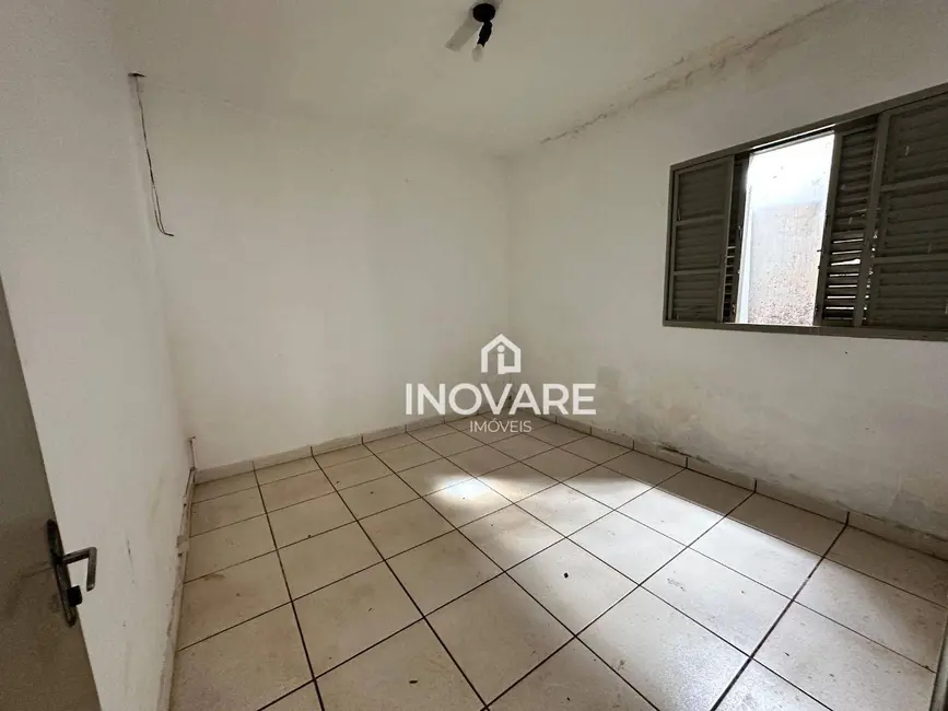 Casa com 3 quartos para alugar, 251m2 em Itumbiara - GO - imagem 4 Foto 4 de Casa com 3 quartos para alugar, 251m2 em Itumbiara - GO