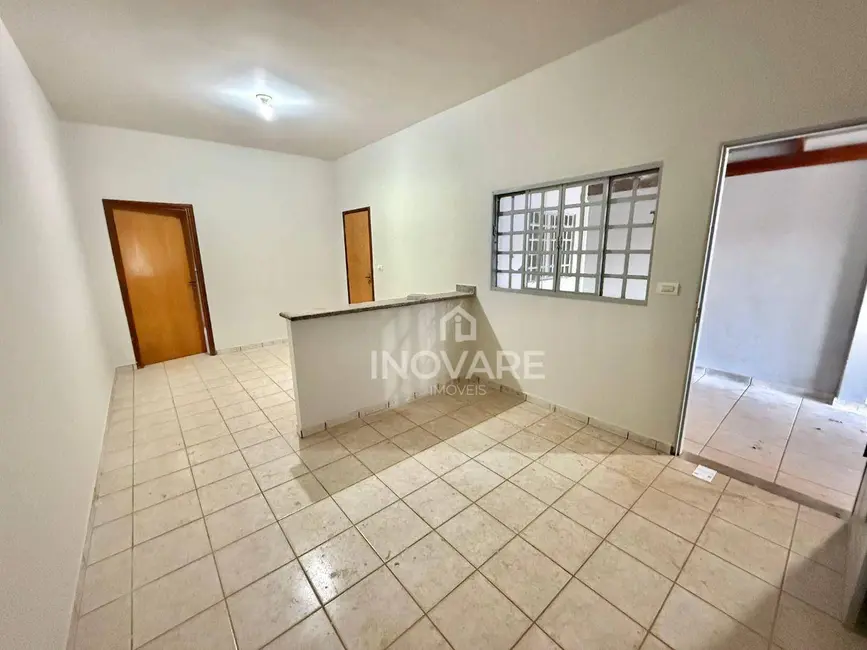 Foto 5 de Casa com 4 quartos para alugar, 300m2 em Itumbiara - GO