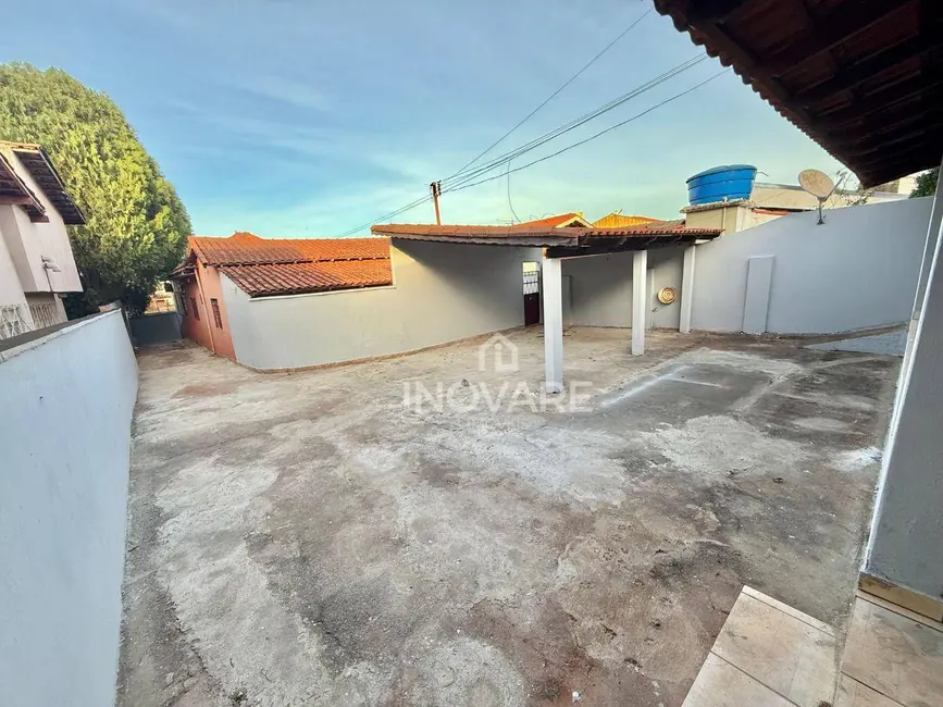Foto 4 de Casa com 4 quartos para alugar, 300m2 em Itumbiara - GO