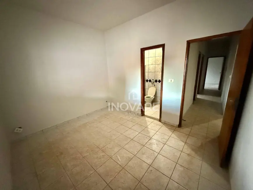 Foto 9 de Casa com 4 quartos para alugar, 300m2 em Itumbiara - GO