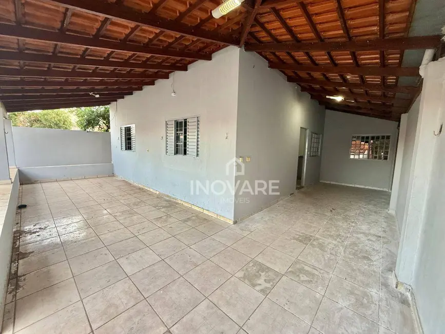 Foto 3 de Casa com 4 quartos para alugar, 300m2 em Itumbiara - GO
