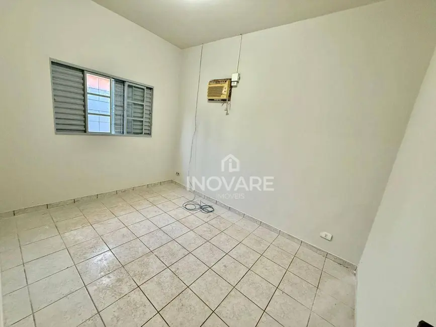 Casa para alugar, 300m2 em Itumbiara - GO - imagem 8 Foto 8 de Casa para alugar, 300m2 em Itumbiara - GO
